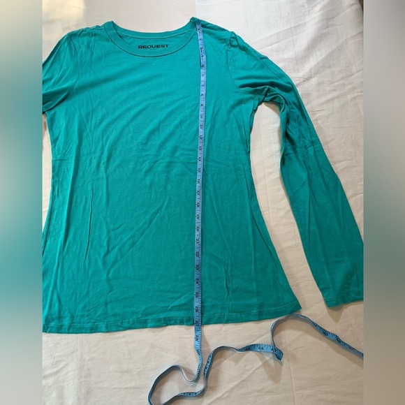 New long sleeve tee. L - Picture 5 of 8